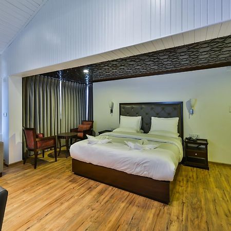 Hotel Metropolis Srīnagar Екстериор снимка