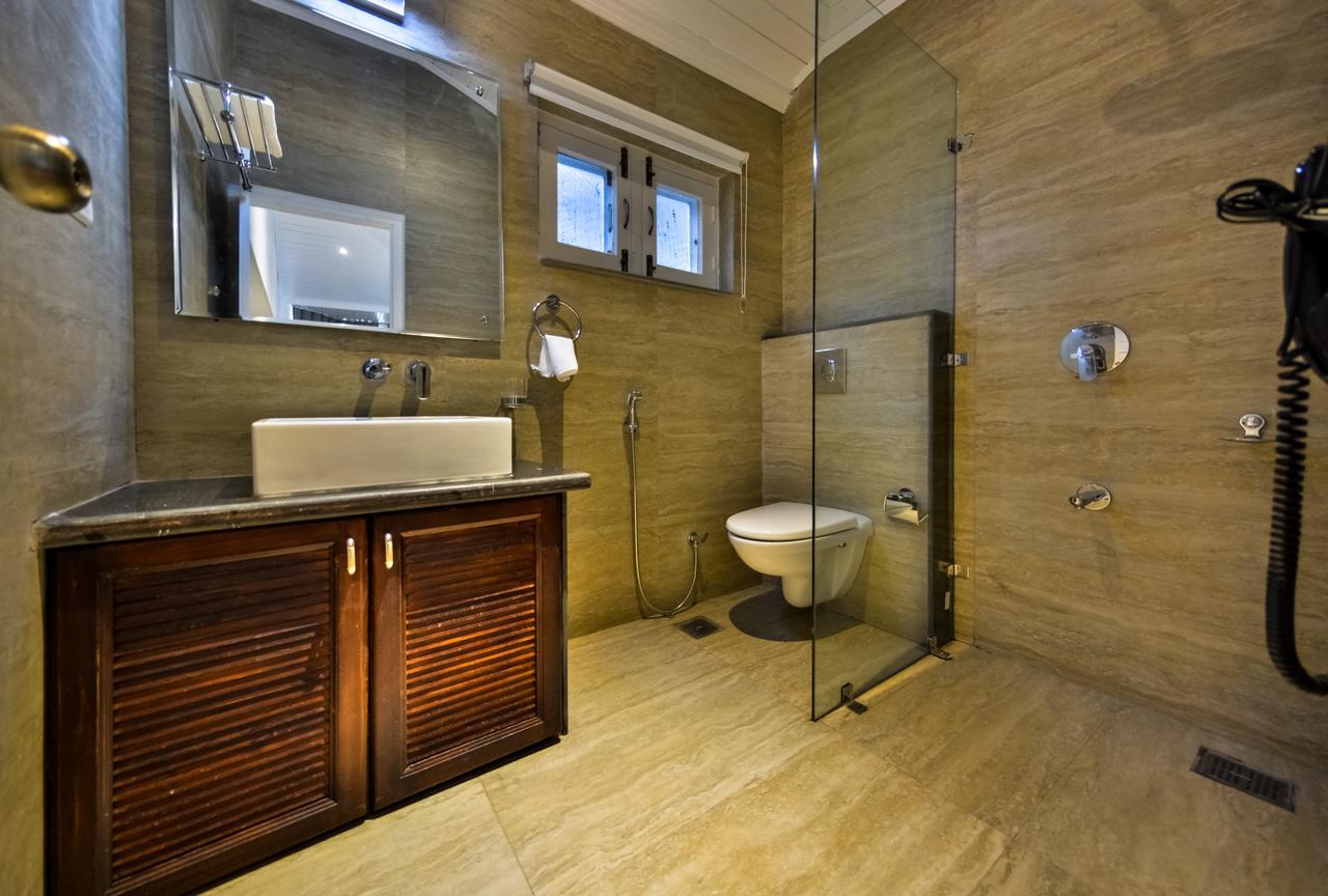 Hotel Metropolis Srīnagar Екстериор снимка