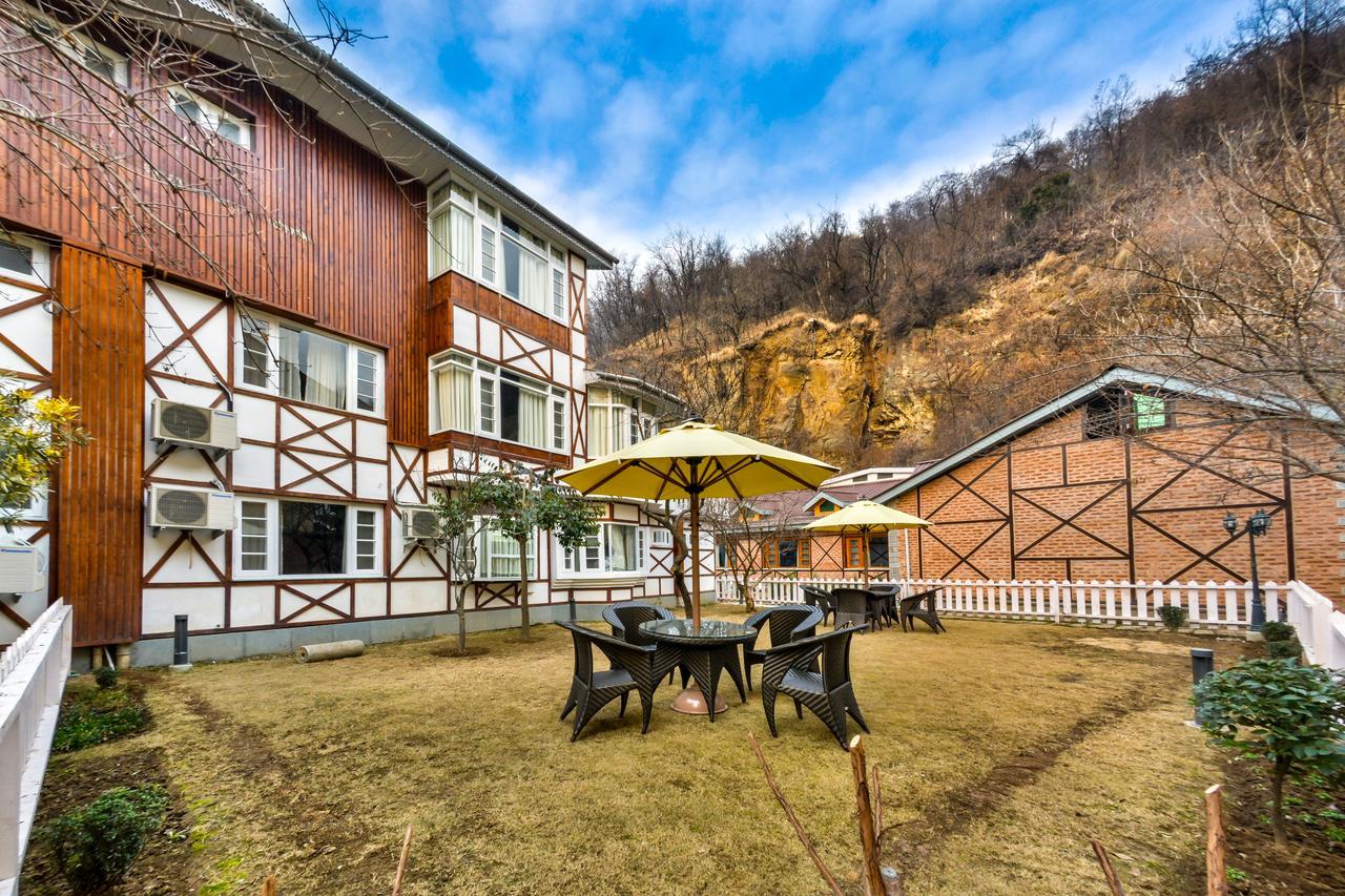 Hotel Metropolis Srīnagar Екстериор снимка