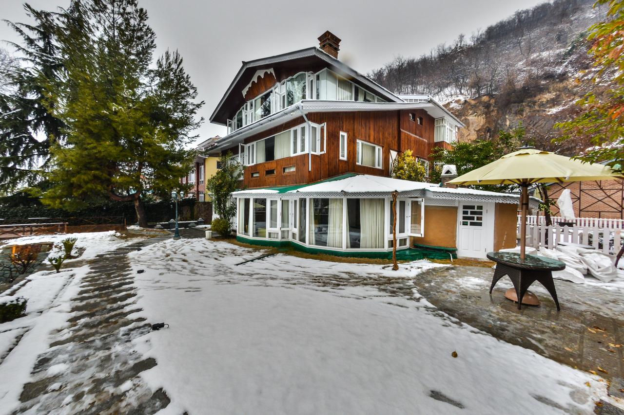 Hotel Metropolis Srīnagar Екстериор снимка