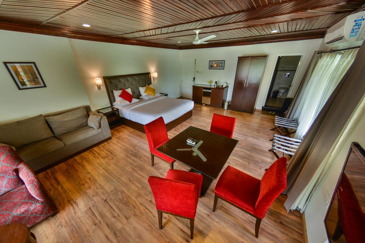 Hotel Metropolis Srīnagar Екстериор снимка