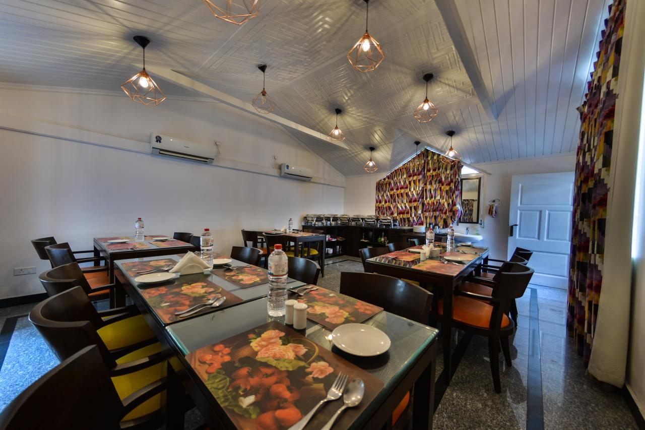 Hotel Metropolis Srīnagar Екстериор снимка
