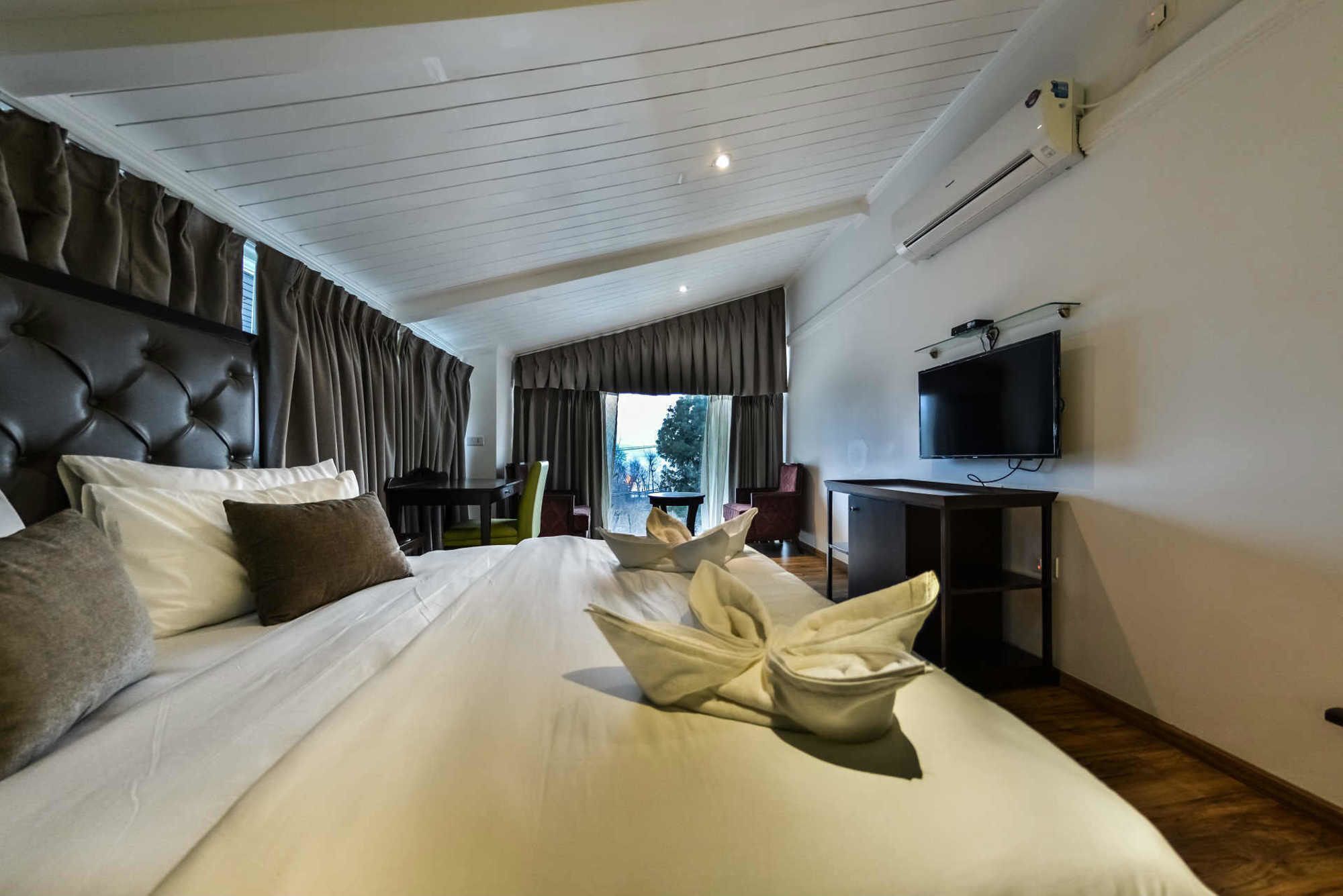 Hotel Metropolis Srīnagar Екстериор снимка