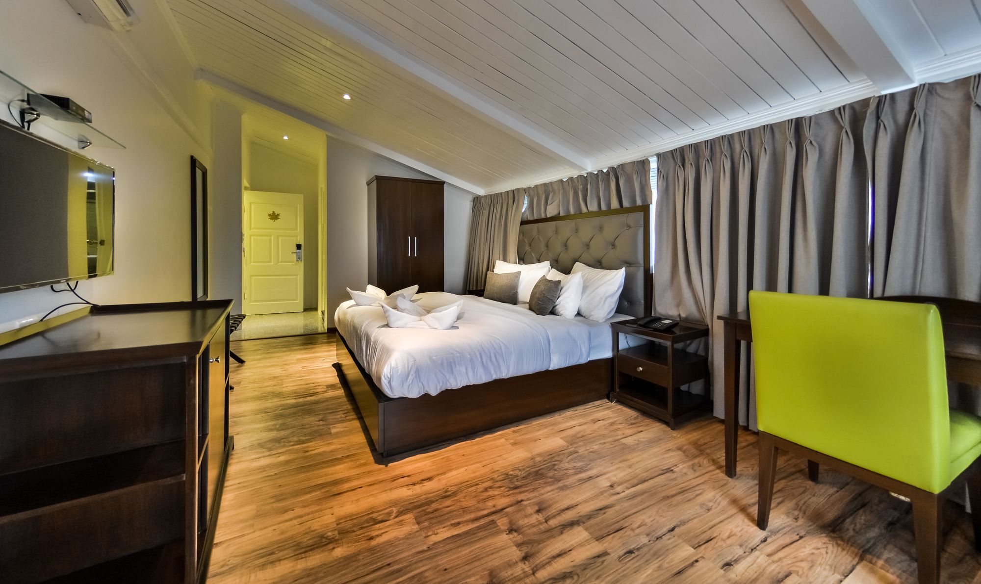 Hotel Metropolis Srīnagar Екстериор снимка