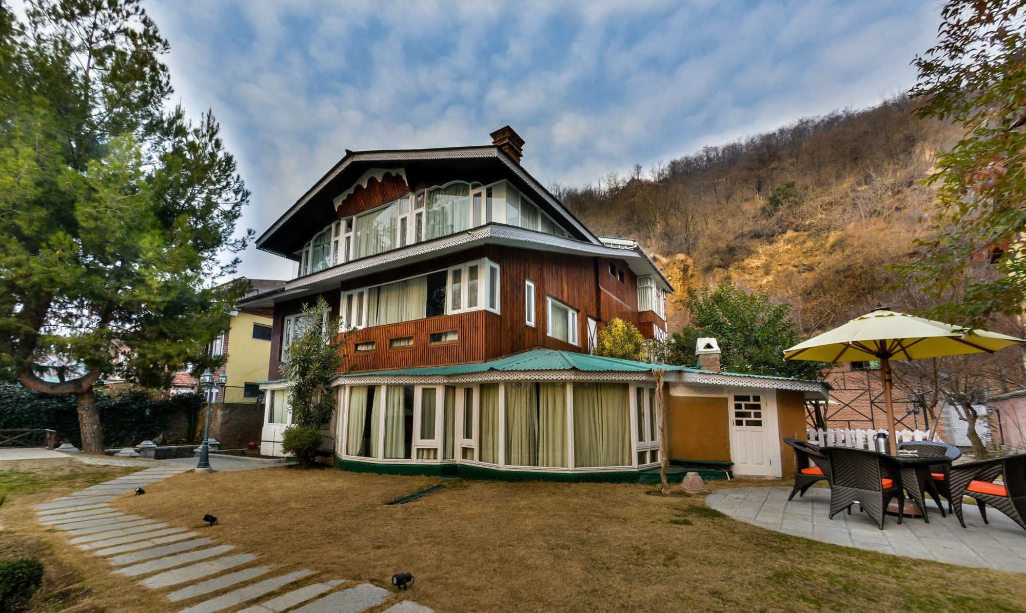 Hotel Metropolis Srīnagar Екстериор снимка